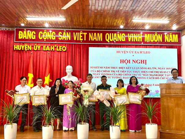 nam 33